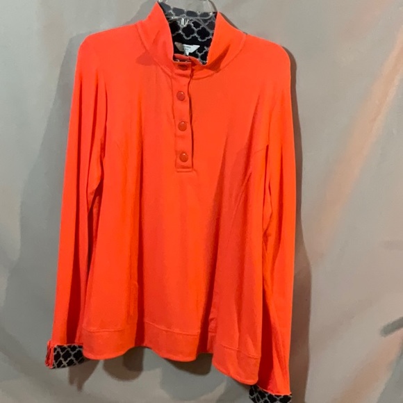 Crown & Ivy Top - Picture 5 of 8